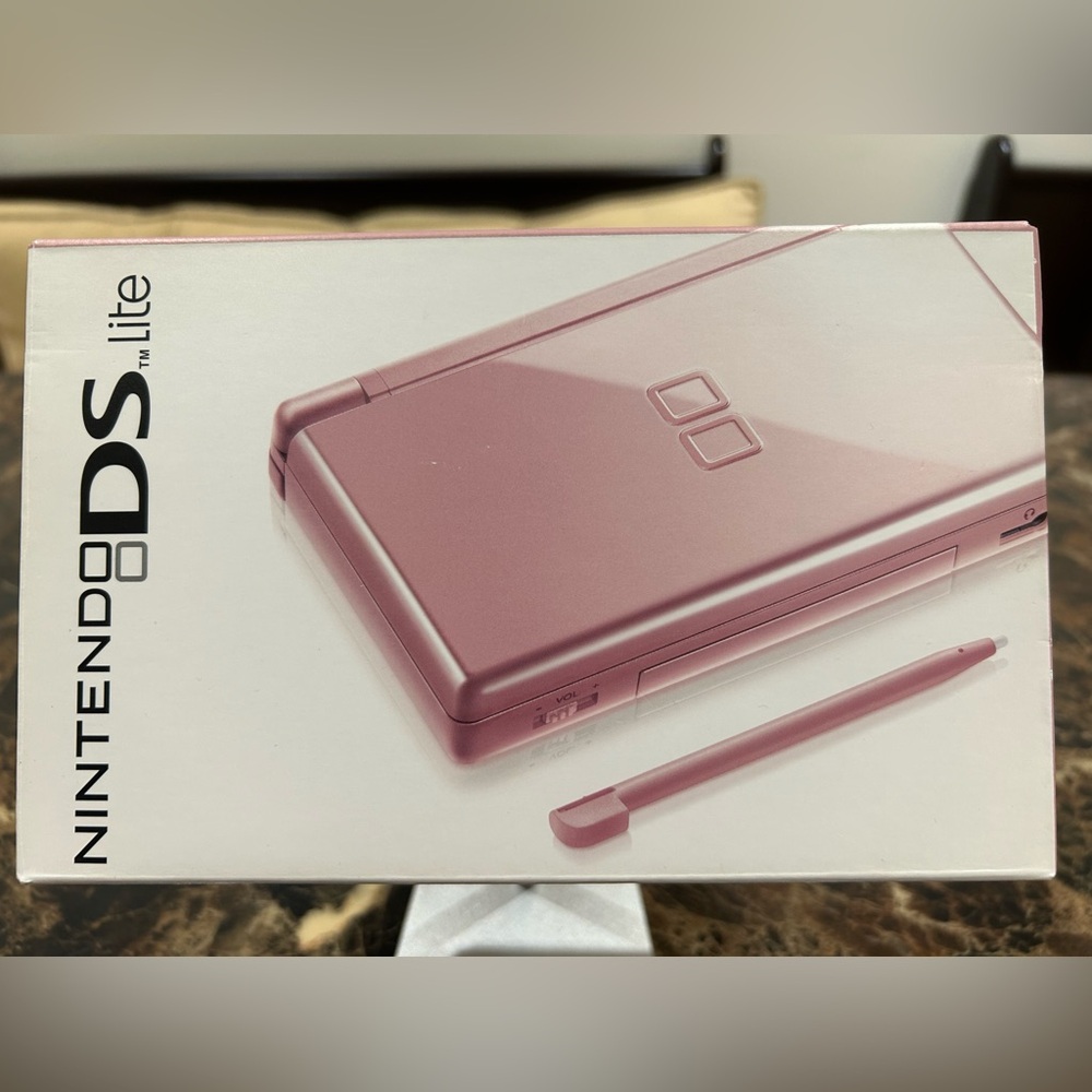 Nintendo DS Lite (Metallic Rose)